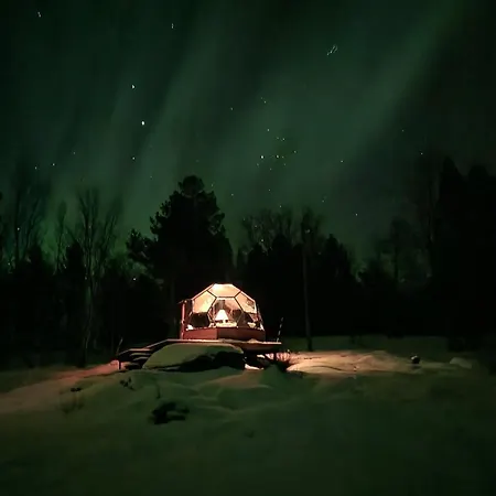 Med Jacuzzi I Nordlysbyen