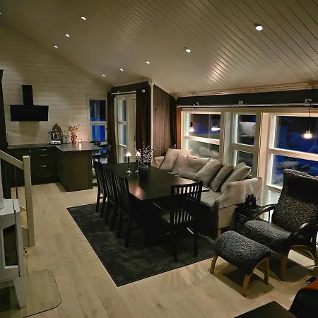 Semesterbostad Med Jacuzzi I Nordlysbyen *