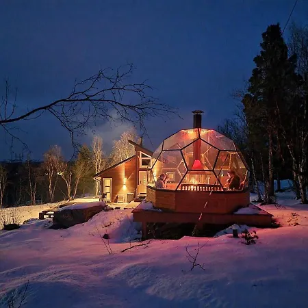 Semesterbostad Med Jacuzzi I Nordlysbyen