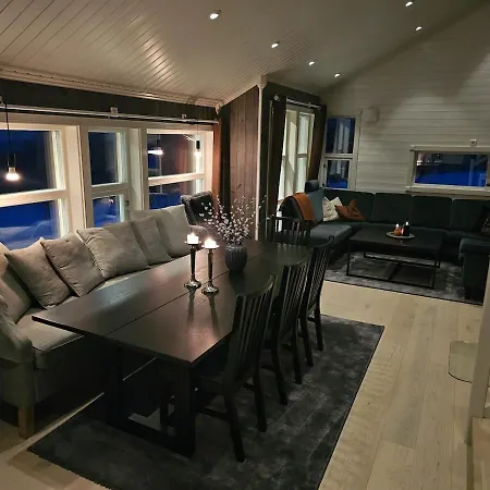 Med Jacuzzi I Nordlysbyen