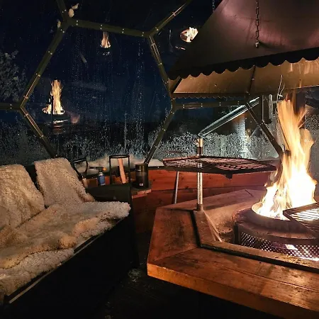 Med Jacuzzi I Nordlysbyen Semesterbostad *